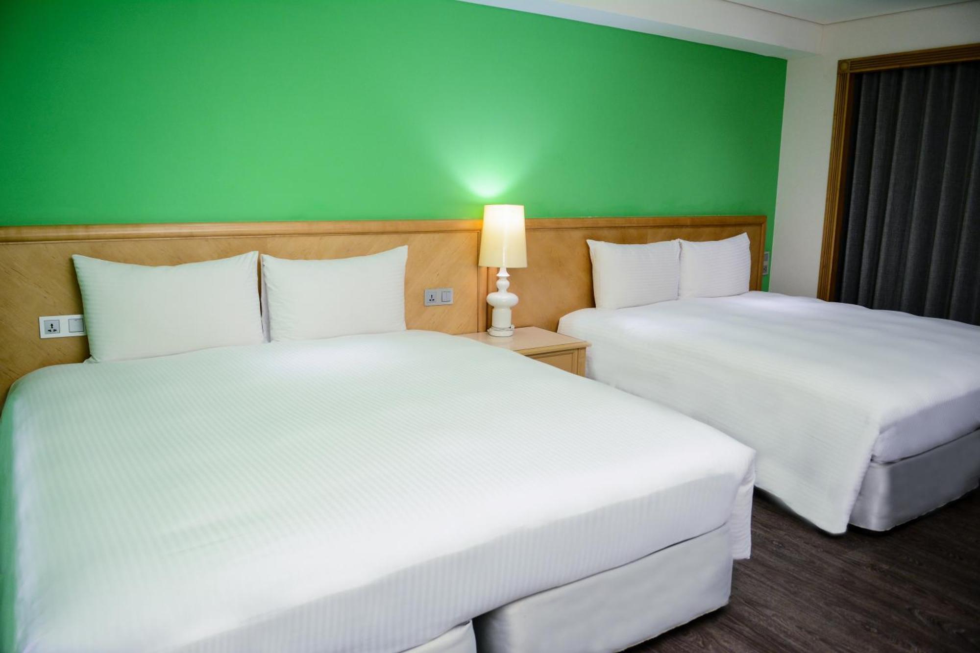 Green World Triple Beds Taipé Exterior foto
